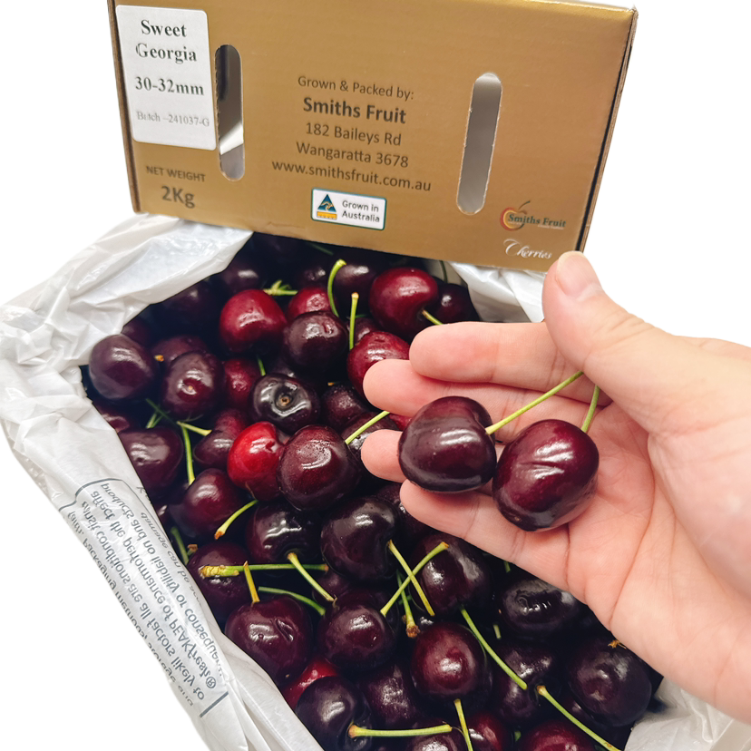 Smiths-Fruit-Sweet-Georgia-Cherries-Gift-Box-30-32mm---2kg-1