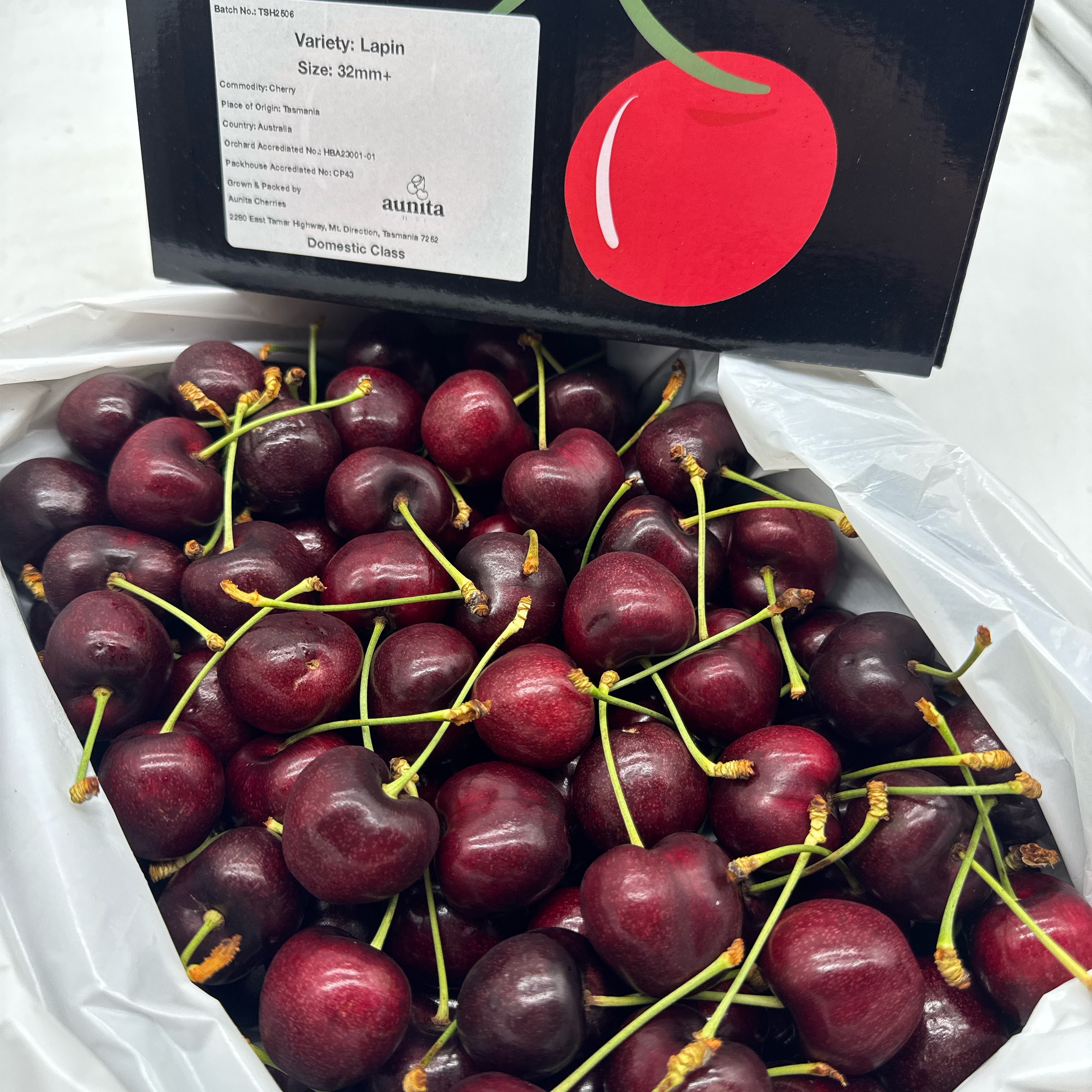 Tasmanian-Lapin-Cherries-Gift-Box-32-34mm---2kg-1