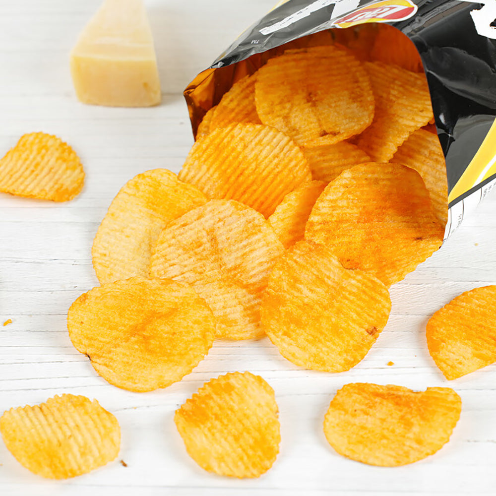 Lay's-Cheese-Flavored-Potato-Chips---73g-1