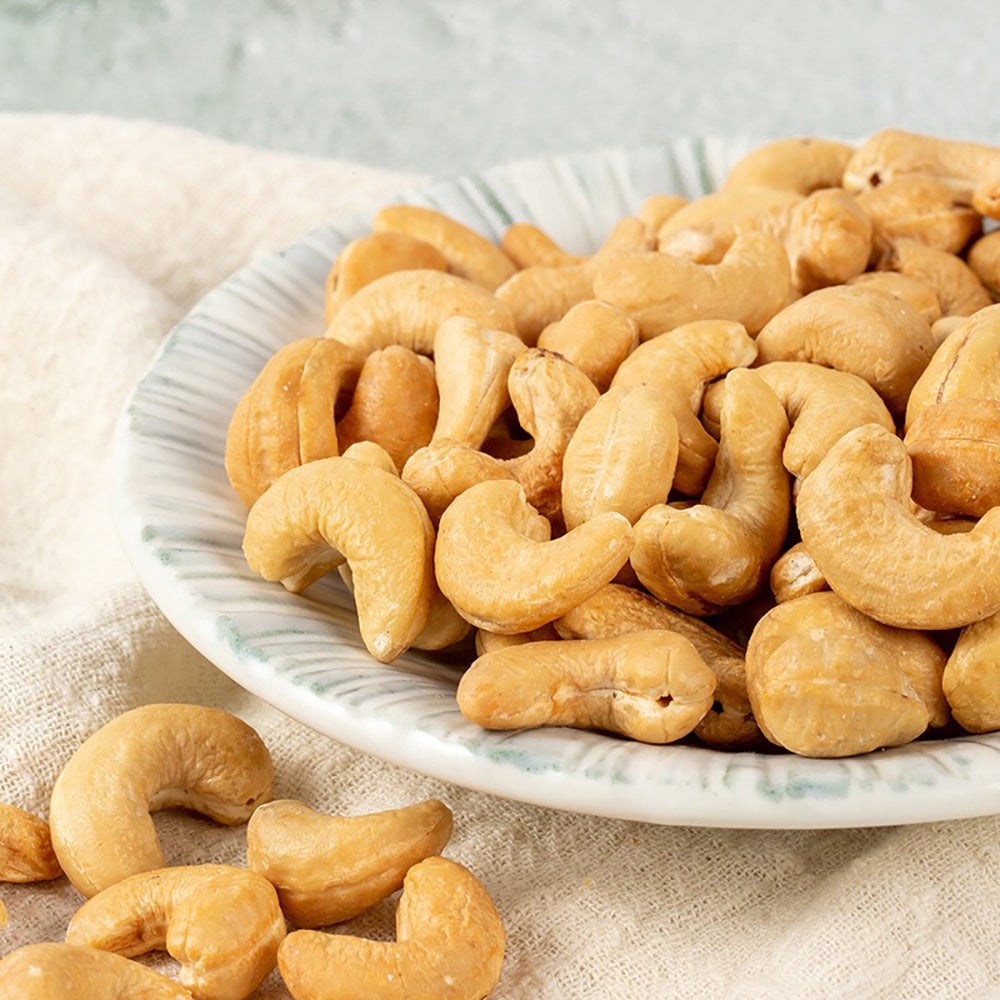 Member's-Mark-Roasted-and-Salted-Cashews---1.1kg-1