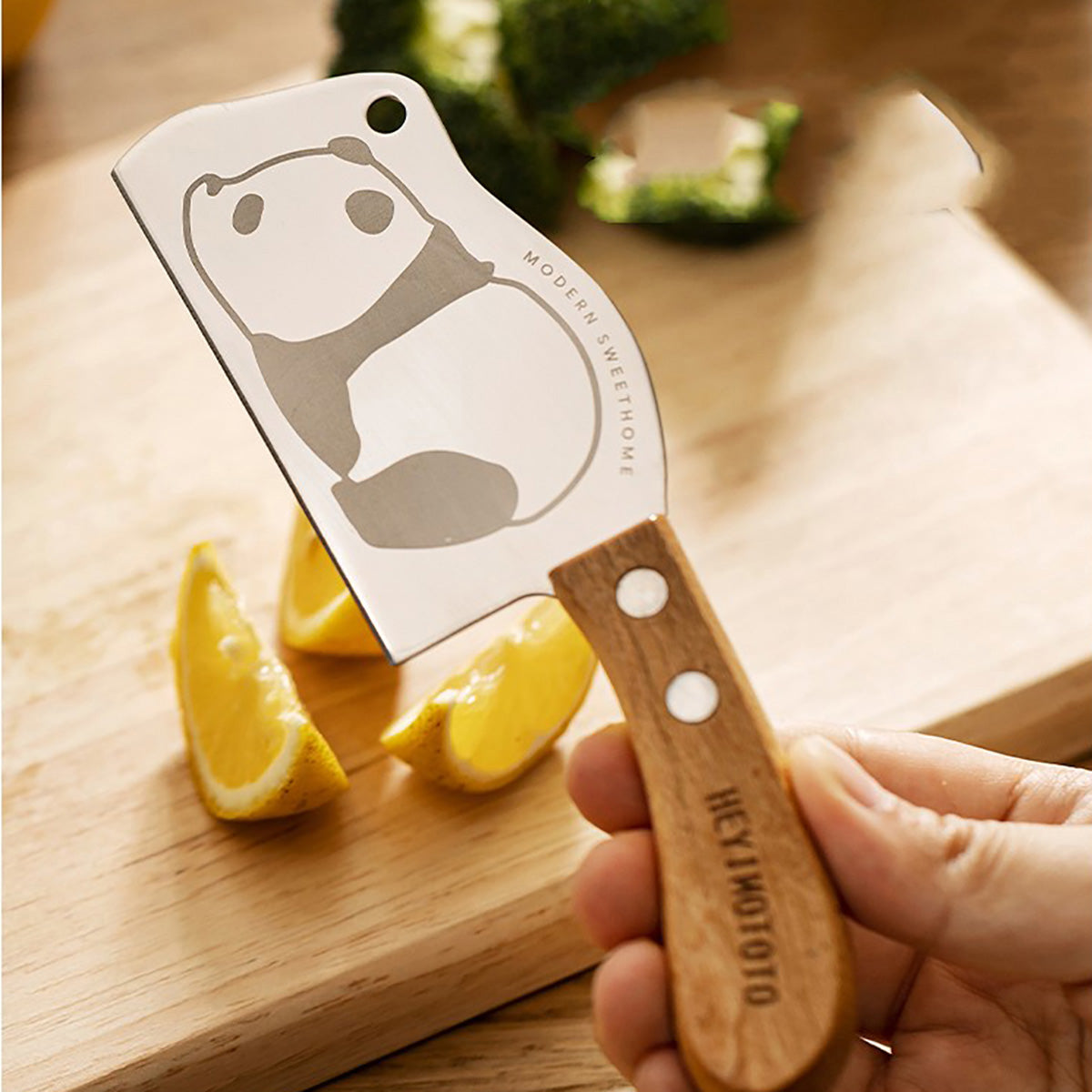 Modern-Housewife-Mini-Piggy-Fruit-Knife---Sharp-Edge-1