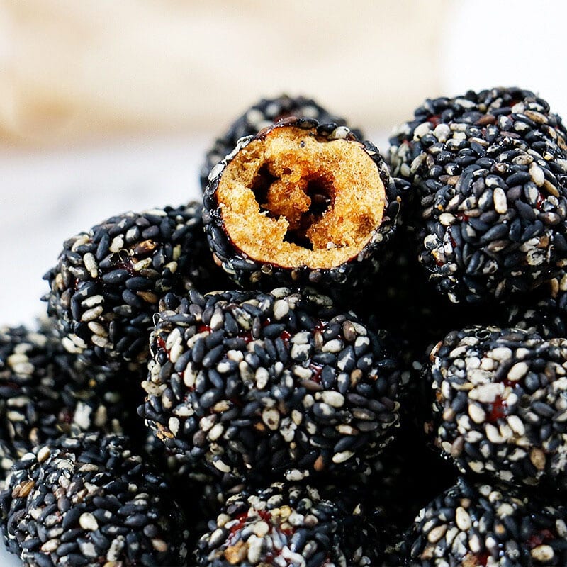 Si-Hong-Black-Sesame-Crispy-Dates-168g-1