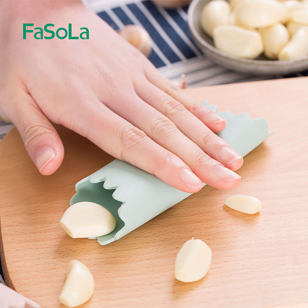 FaSoLa-Garlic-Peeler---Olive-Green-1