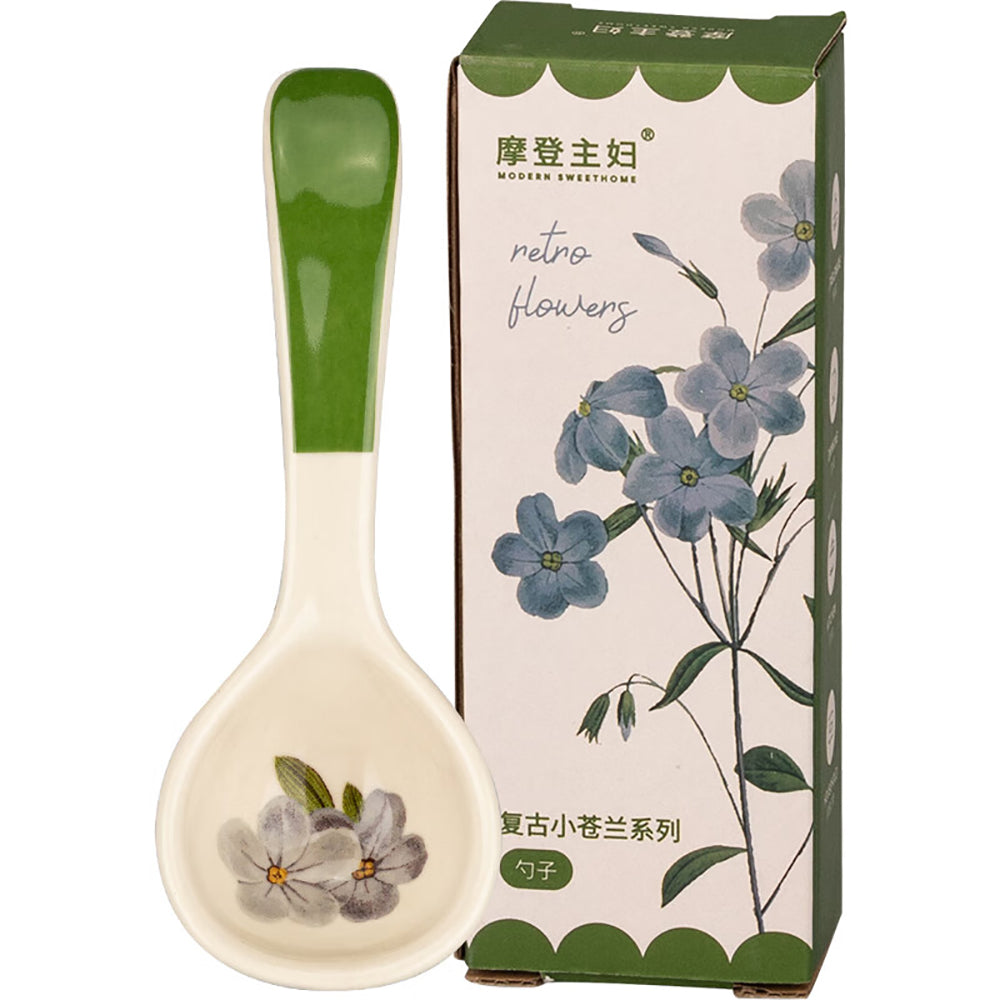 Modern-Housewife-Freesia-Ceramic-Spoon-with-Polka-Dot-Pattern-1