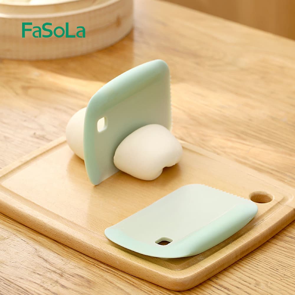 FaSoLa-Multi-Functional-Dough-Cutter---Green,-14.5*10cm-1