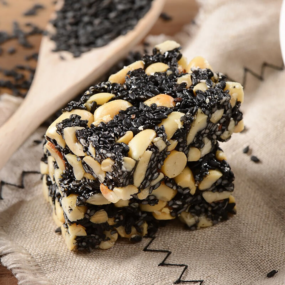 Huanglaowu-Black-Sesame-Cake---208g-1