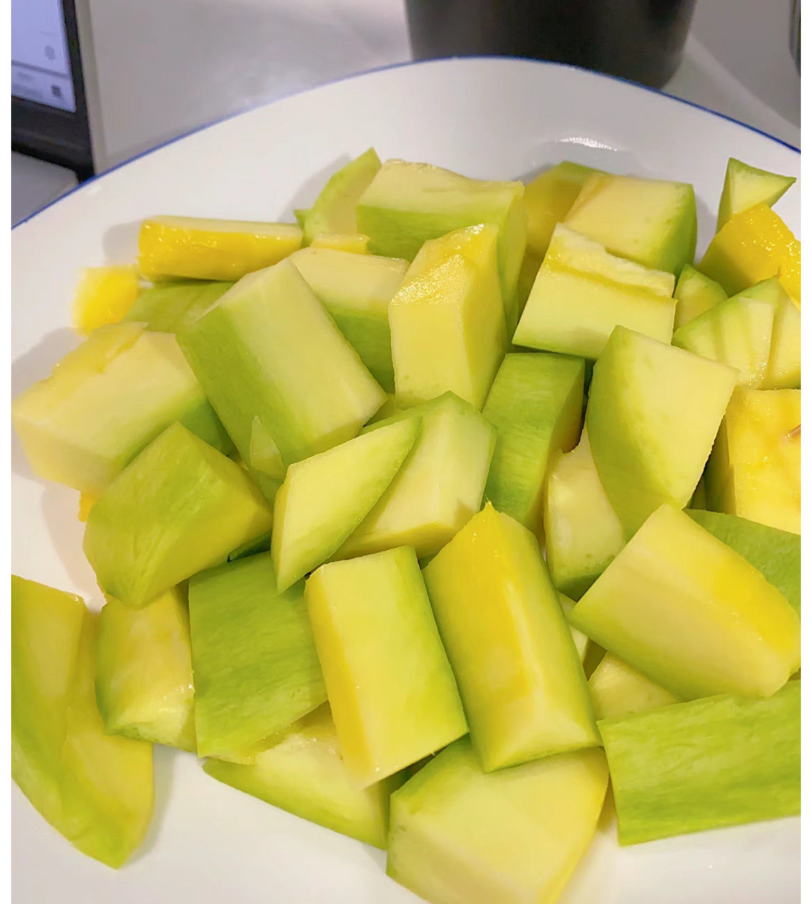 Sweet-Imported-Green-Mango---1-Piece -1