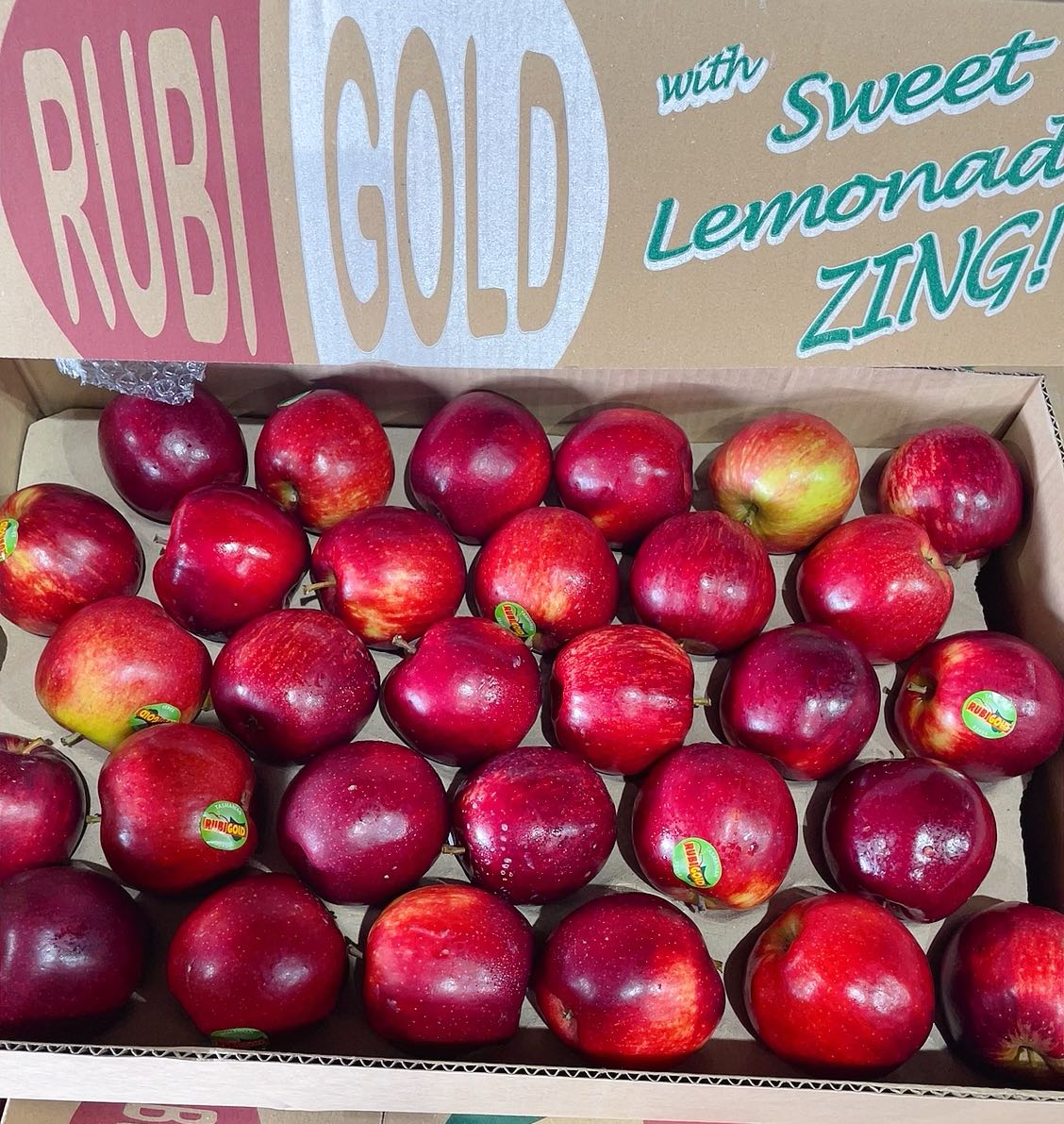 Ruby-Gold-Sweet-Crisp-Apples---1kg-1