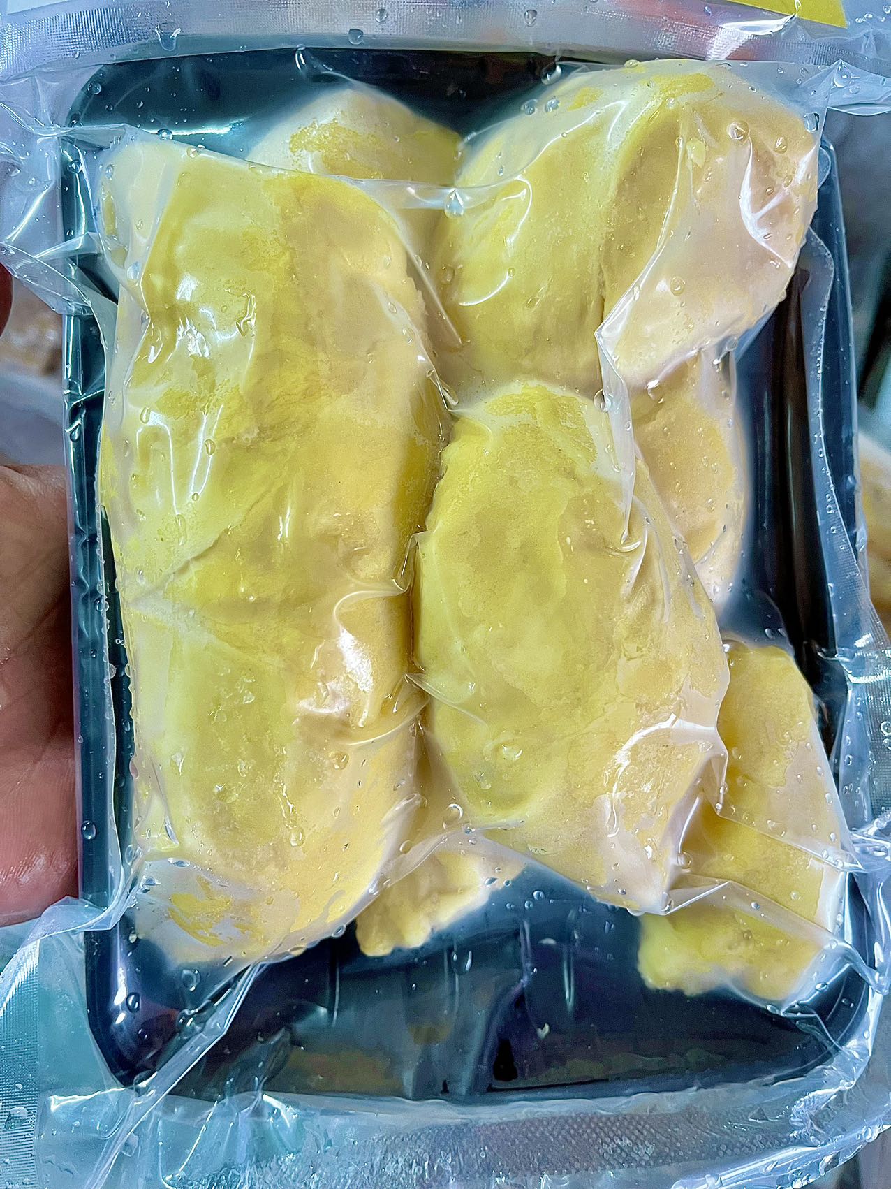 Umall-Frozen-Ri6-Vietnamese-Seedless-Durian-Pulp---700g-1