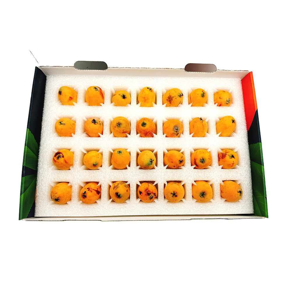 Tehillah-Orchard-Premium-Loquats-Gift-Box---Large,-1kg-1