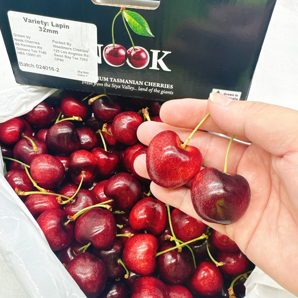 Nook-Lapin-Cherries-Gift-Box-32mm+---2kg-1