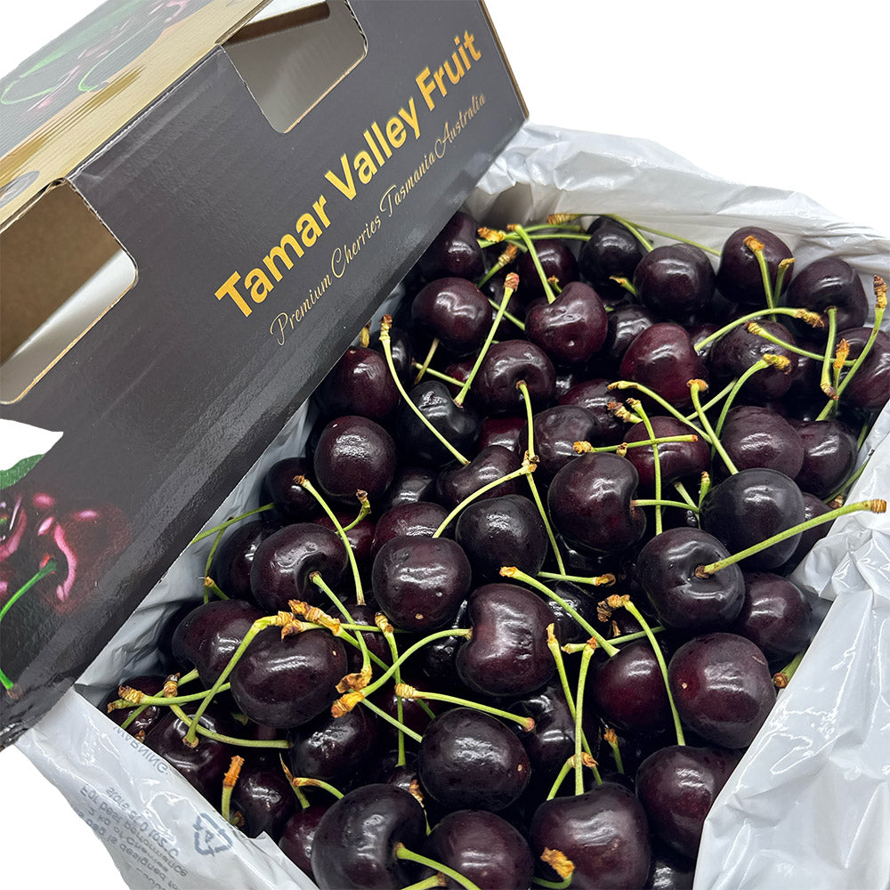 Tamar-Valley-Fruit-Lapin-Cherries-Gift-Box-30-32mm---2kg-1