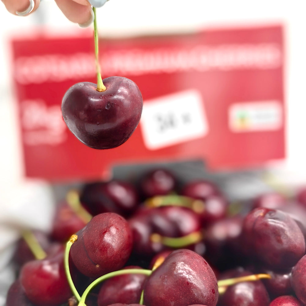 Cotsaris-R.Elaine-Cherries-Gift-Box-34mm+---2kg-1