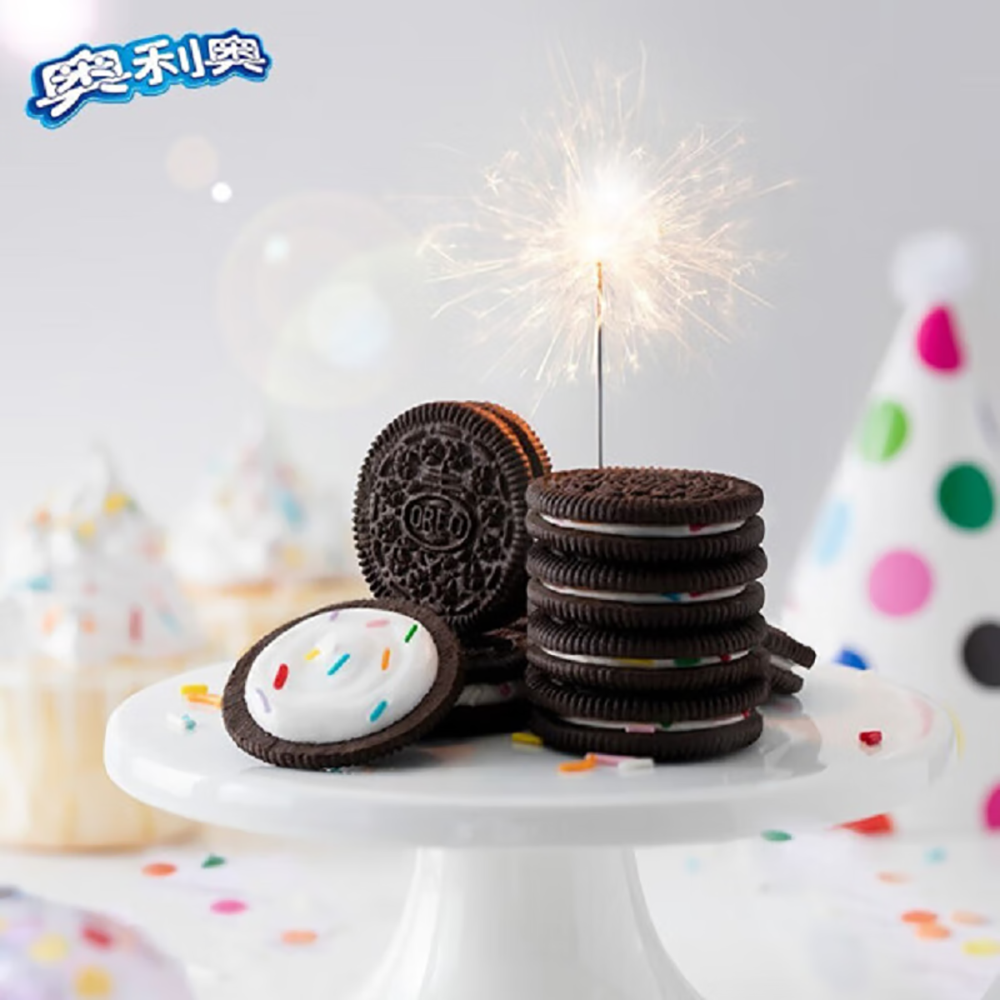 Oreo-Sandwich-Biscuits-Birthday-Cake-Flavour-97g-1